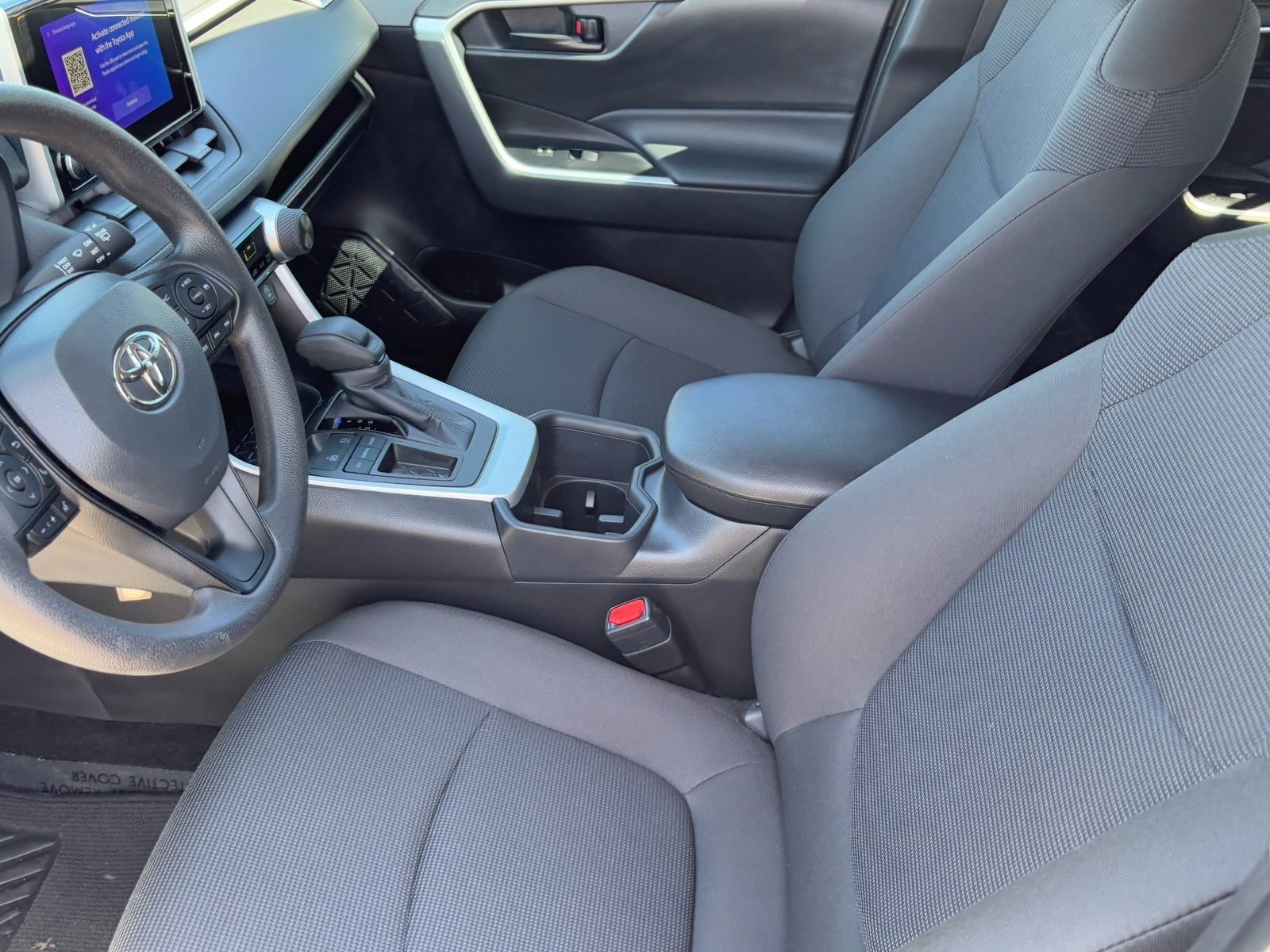 Used 2025 Toyota RAV4 LE image 17