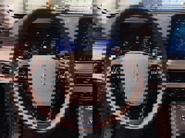 New 2026 Lincoln Aviator AWD image 18