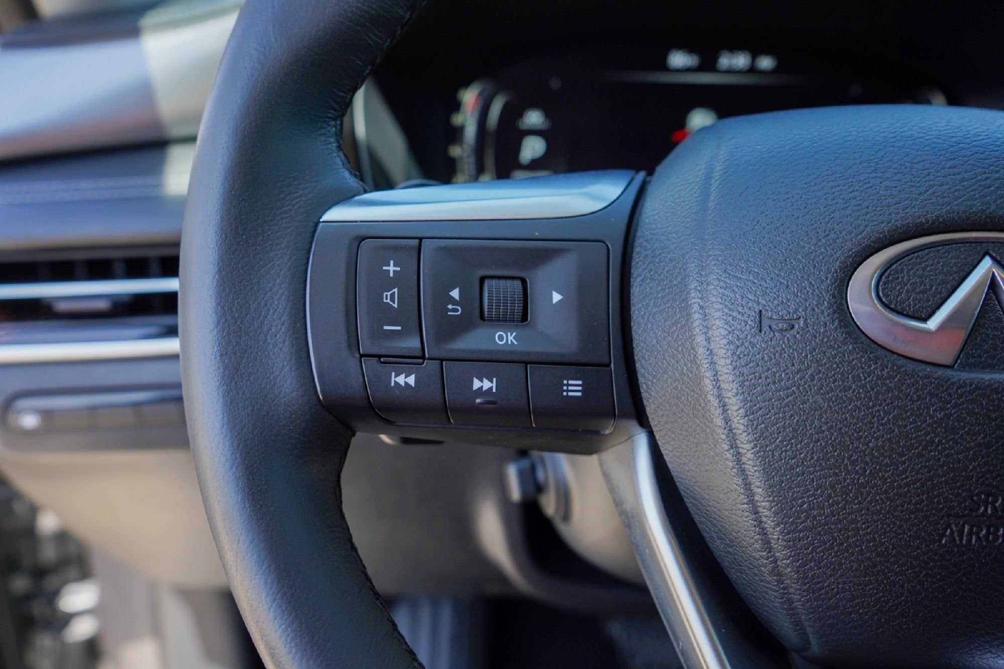 Certified 2023 INFINITI QX60 Luxe w/ Cargo Package image 12