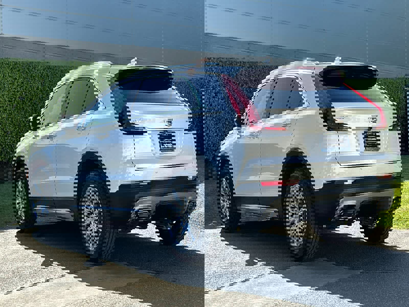 Used 2022 Cadillac XT4 Premium Luxury w/ Safety Alert Package image 3