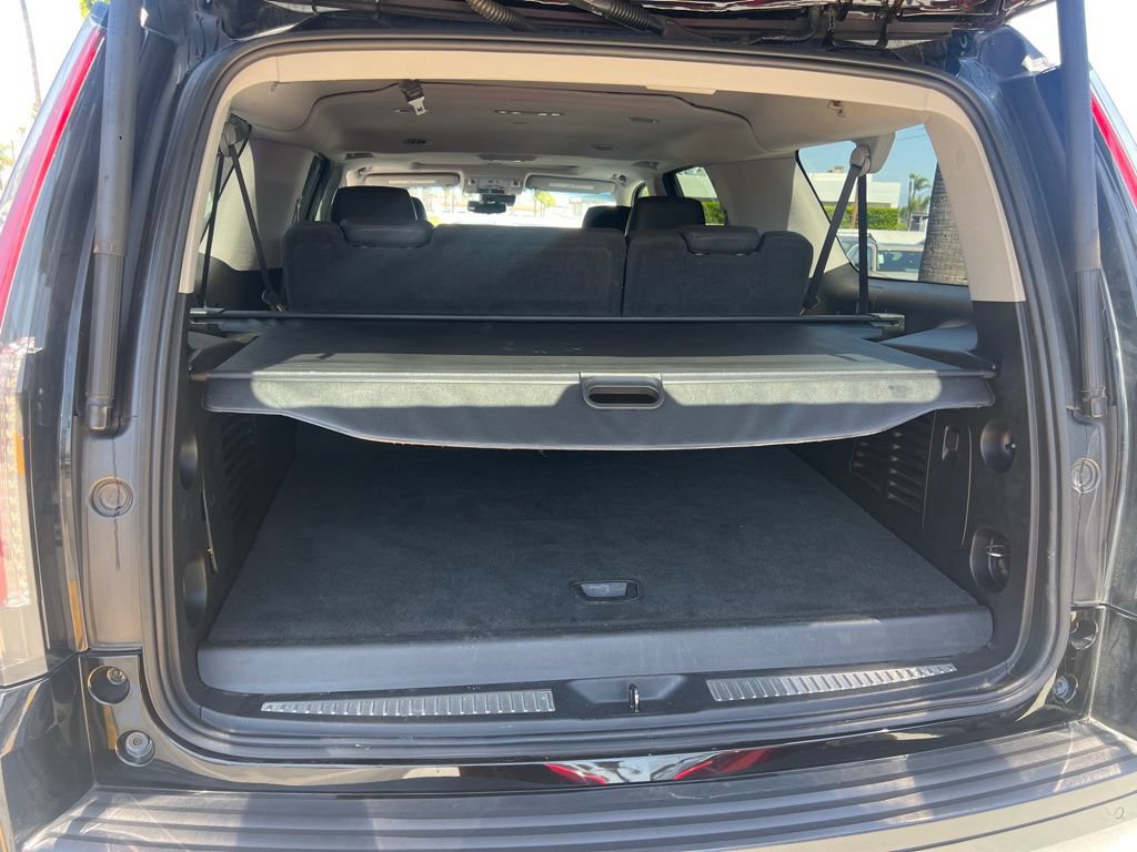 Used 2019 Cadillac Escalade ESV Luxury w/ Escalade Sport Edition AWD/4WD image 49