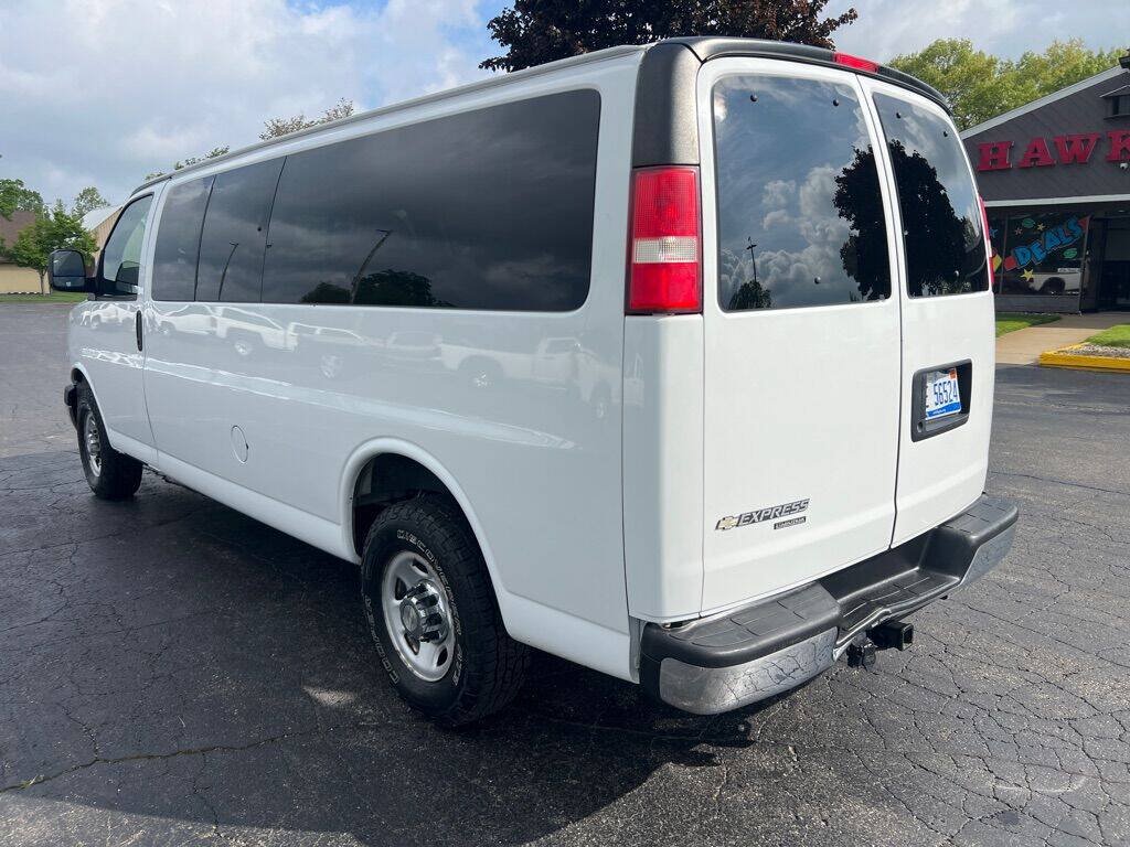 Used 2015 Chevrolet Express 3500 LT w/ LT Preferred Equipment Group RWD image 2