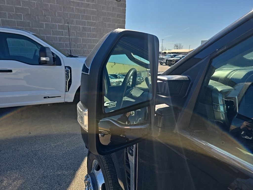 Used 2025 Ford F350 Platinum w/ Platinum Plus Package AWD/4WD image 7