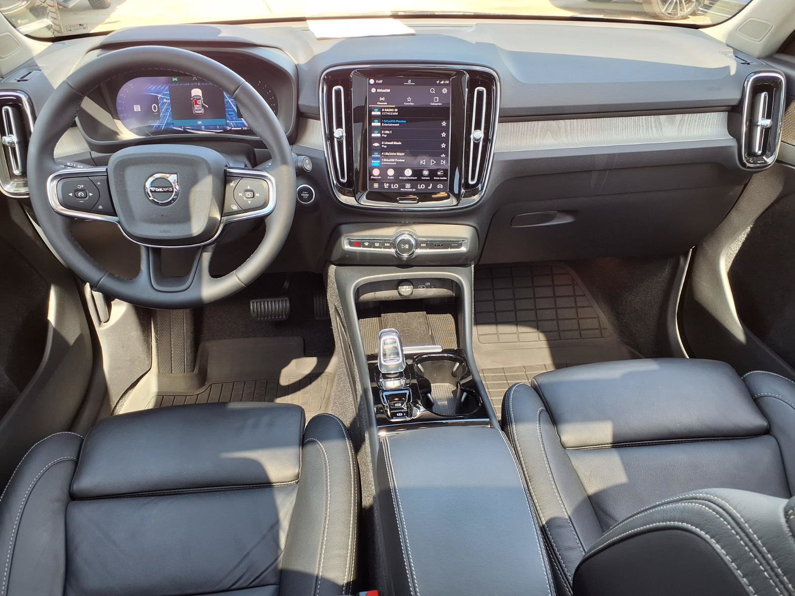 Certified 2023 Volvo XC40 B5 Ultimate w/ Protection Package Premier AWD/4WD image 16