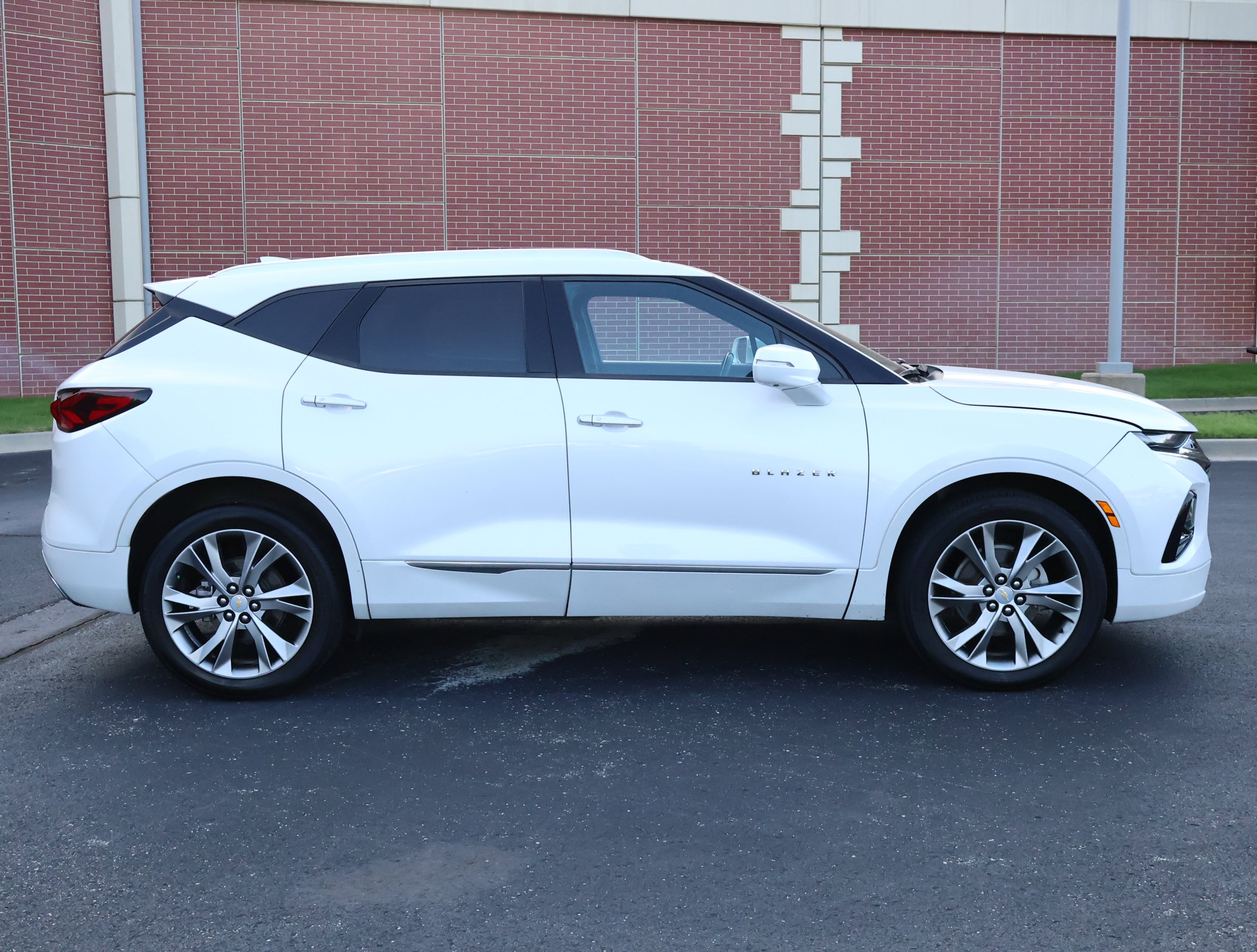 Used 2020 Chevrolet Blazer Premier w/ Driver Confidence II Package FWD image 36