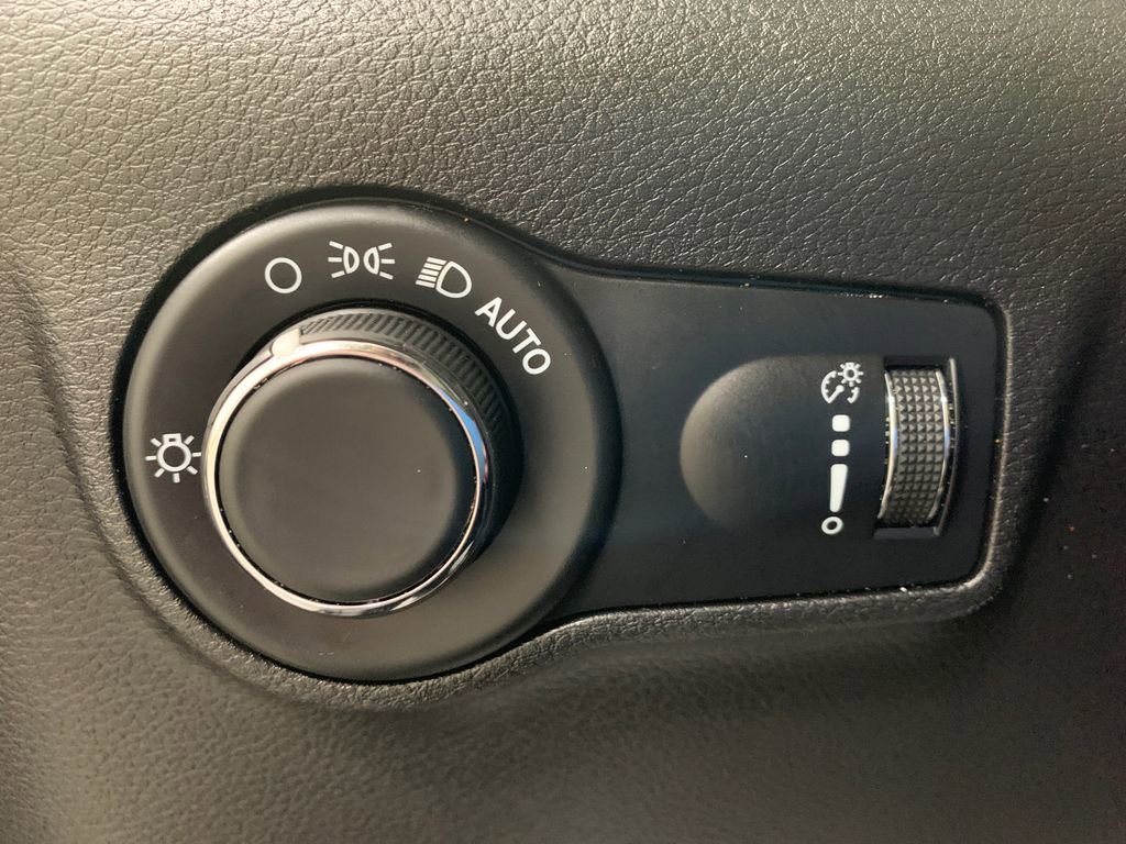 Used 2023 Jeep Compass Sport image 22