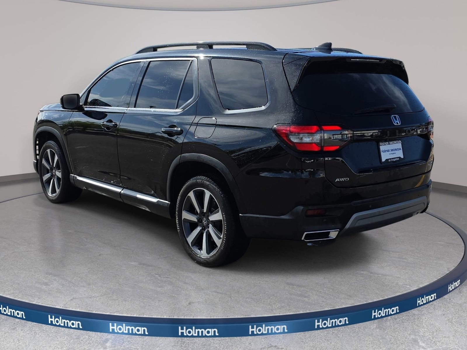 Used 2025 Honda Pilot Touring image 8