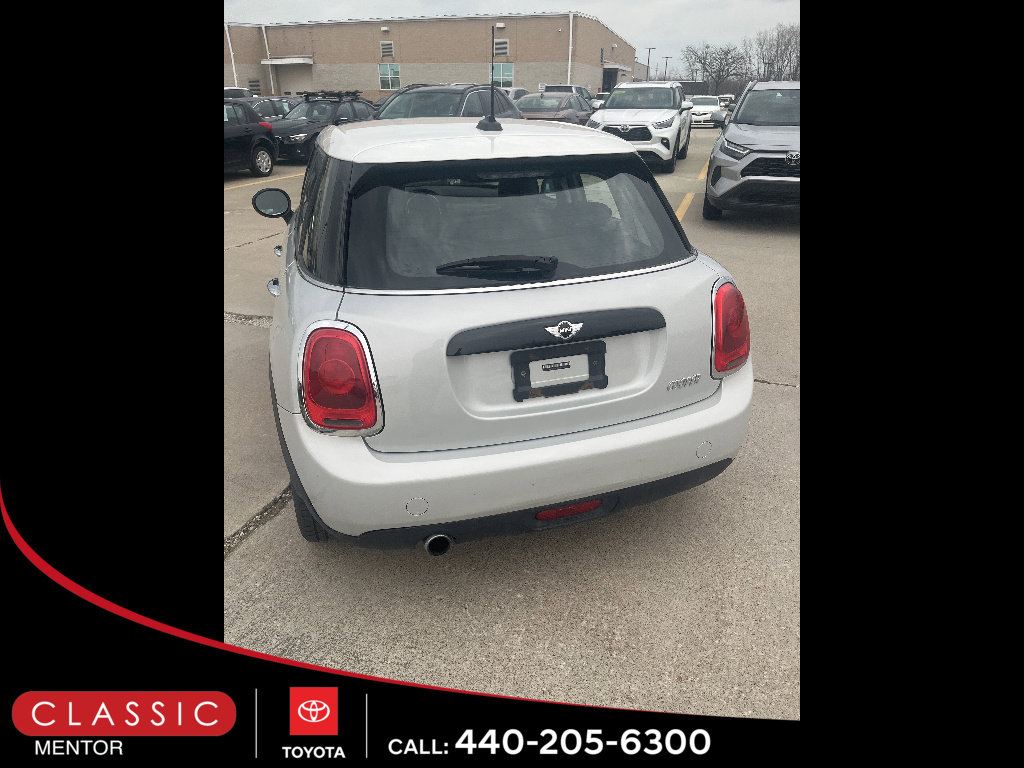 Used 2016 MINI Cooper 4-Door Hardtop image 3