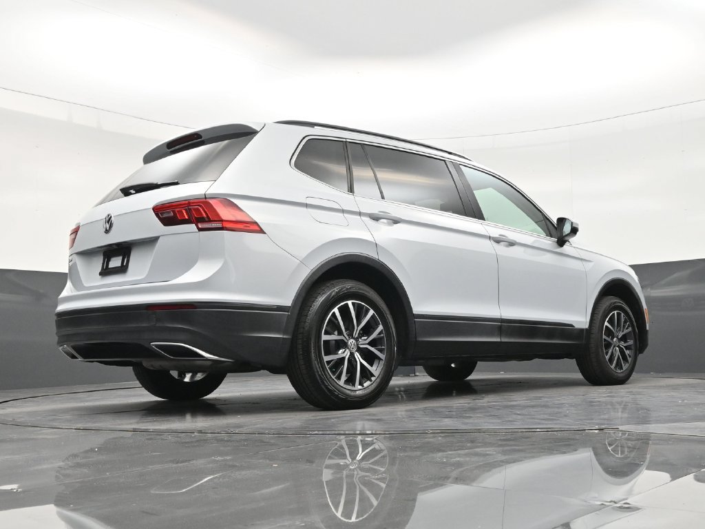 Used 2019 Volkswagen Tiguan SE w/ Panoramic Sunroof Package FWD image 23