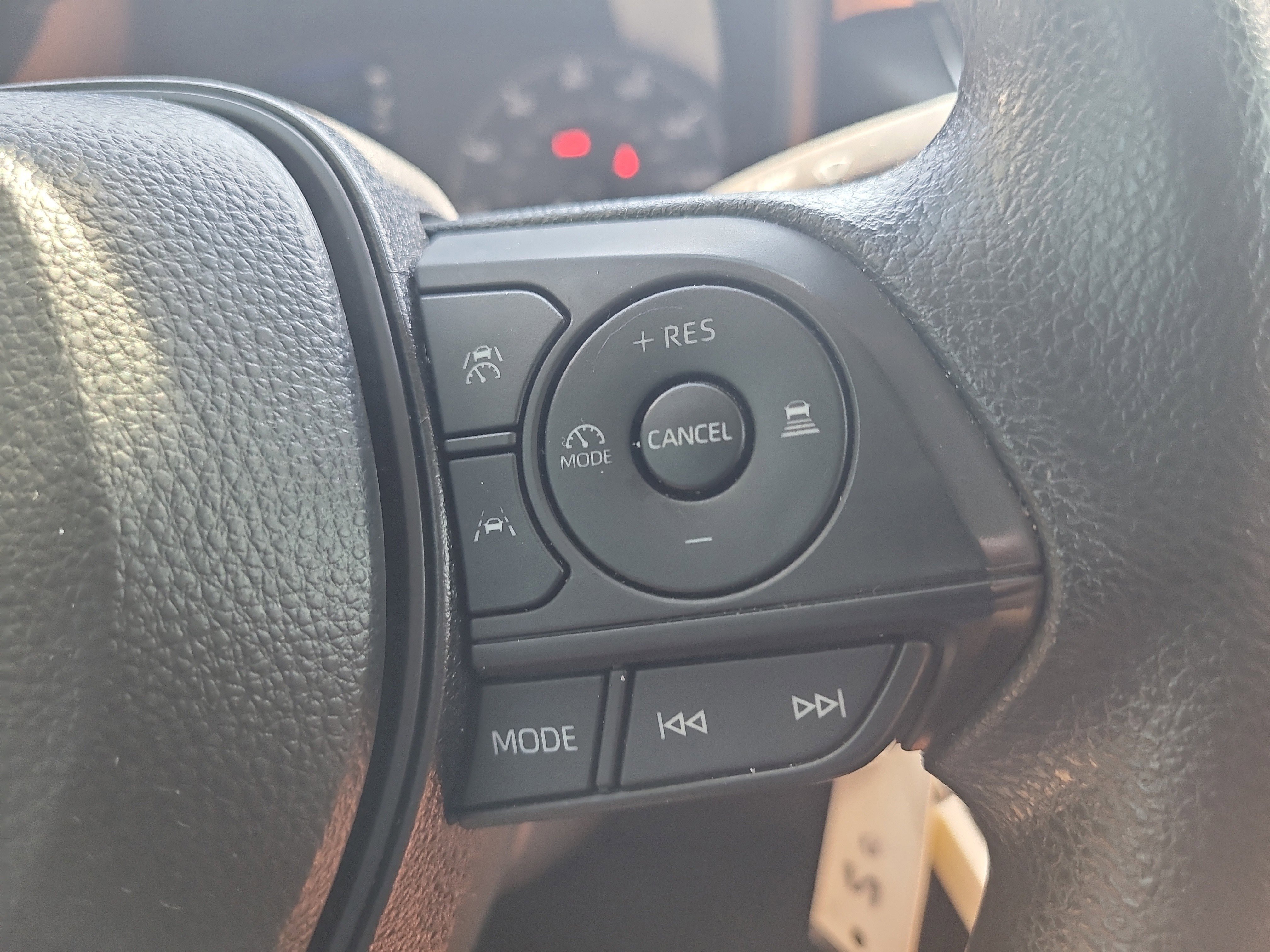 Used 2025 Toyota Corolla LE FWD image 27