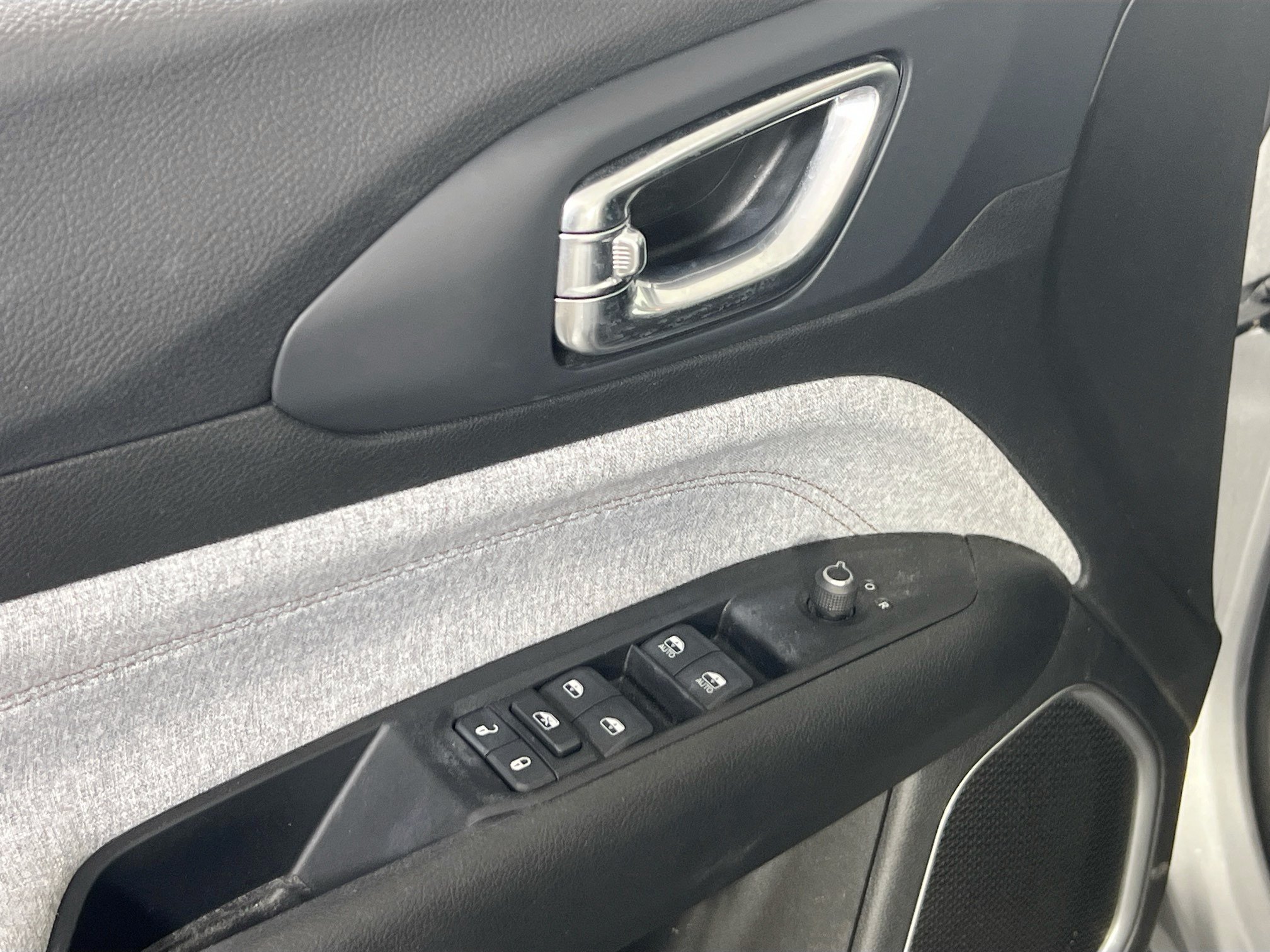 Used 2022 Jeep Compass Latitude AWD/4WD image 17