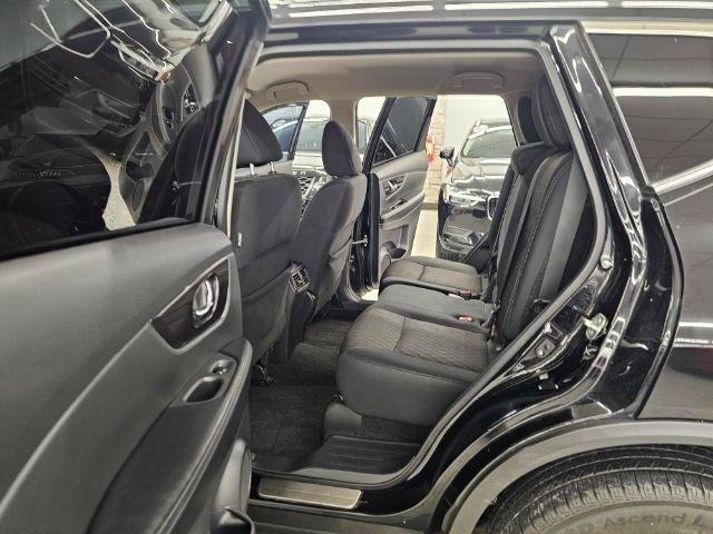 Used 2018 Nissan Rogue SV AWD/4WD image 32