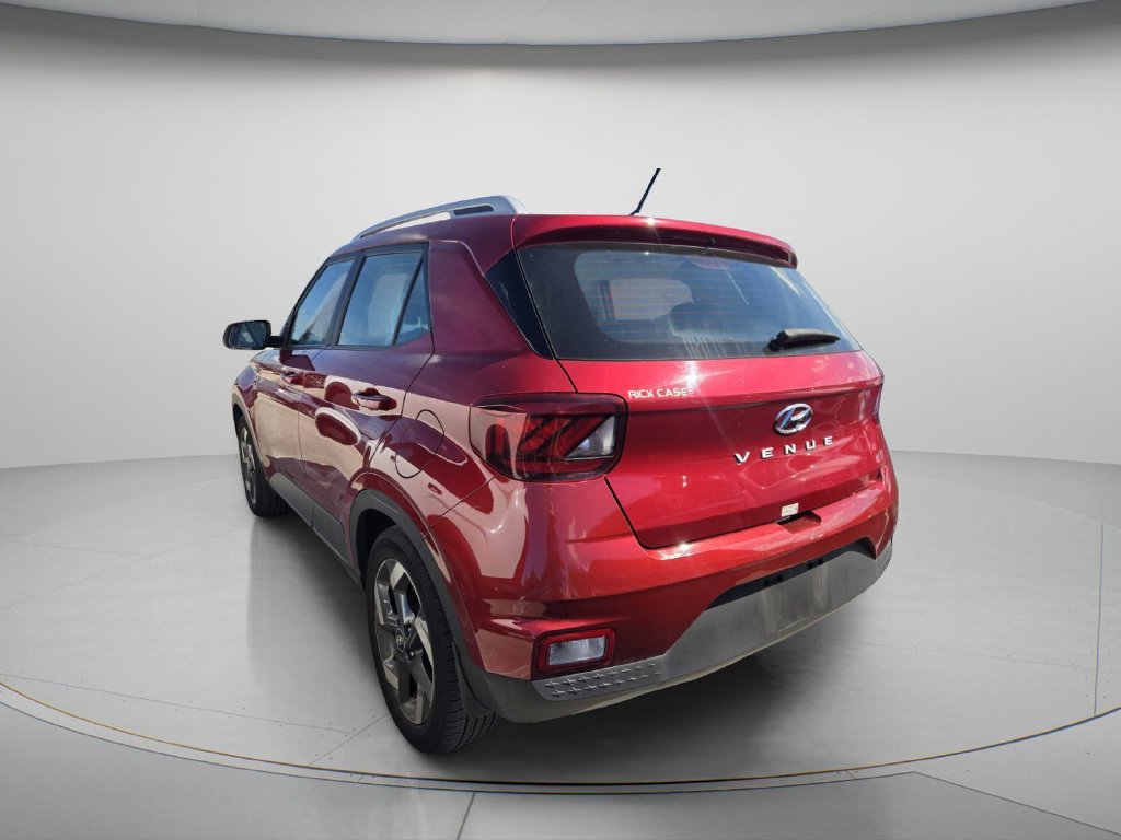 Certified 2024 Hyundai Venue Limited FWD image 5