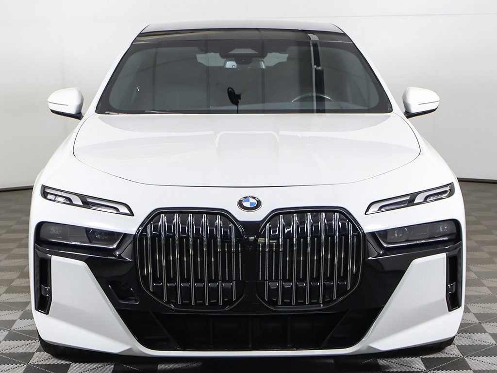 Used 2023 BMW 760i xDrive w/ Parking Assistance Package image 14