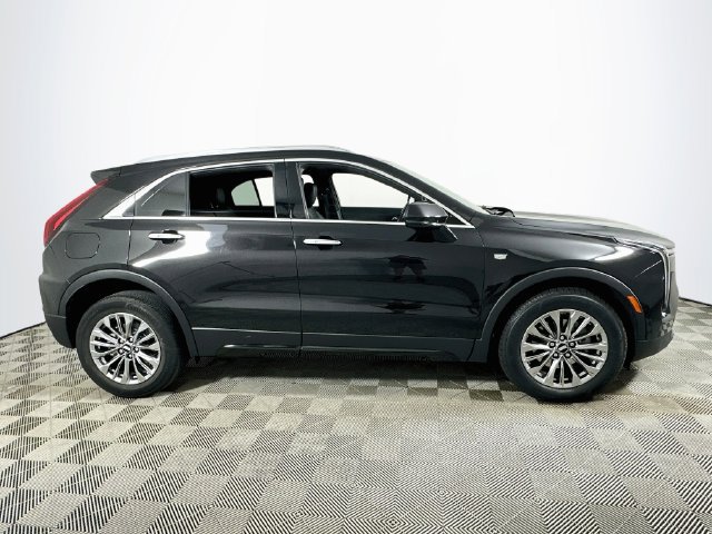 Used 2024 Cadillac XT4 Premium Luxury FWD image 2