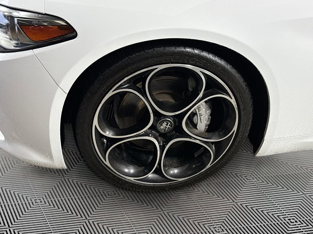 Used 2022 Alfa Romeo Giulia Ti image 34