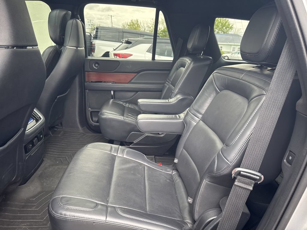 Used 2022 Lincoln Navigator Reserve AWD/4WD image 33