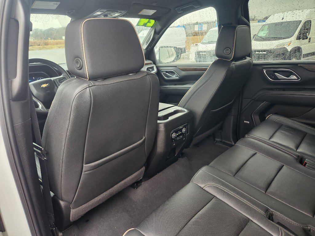 Used 2024 Chevrolet Suburban Premier image 14