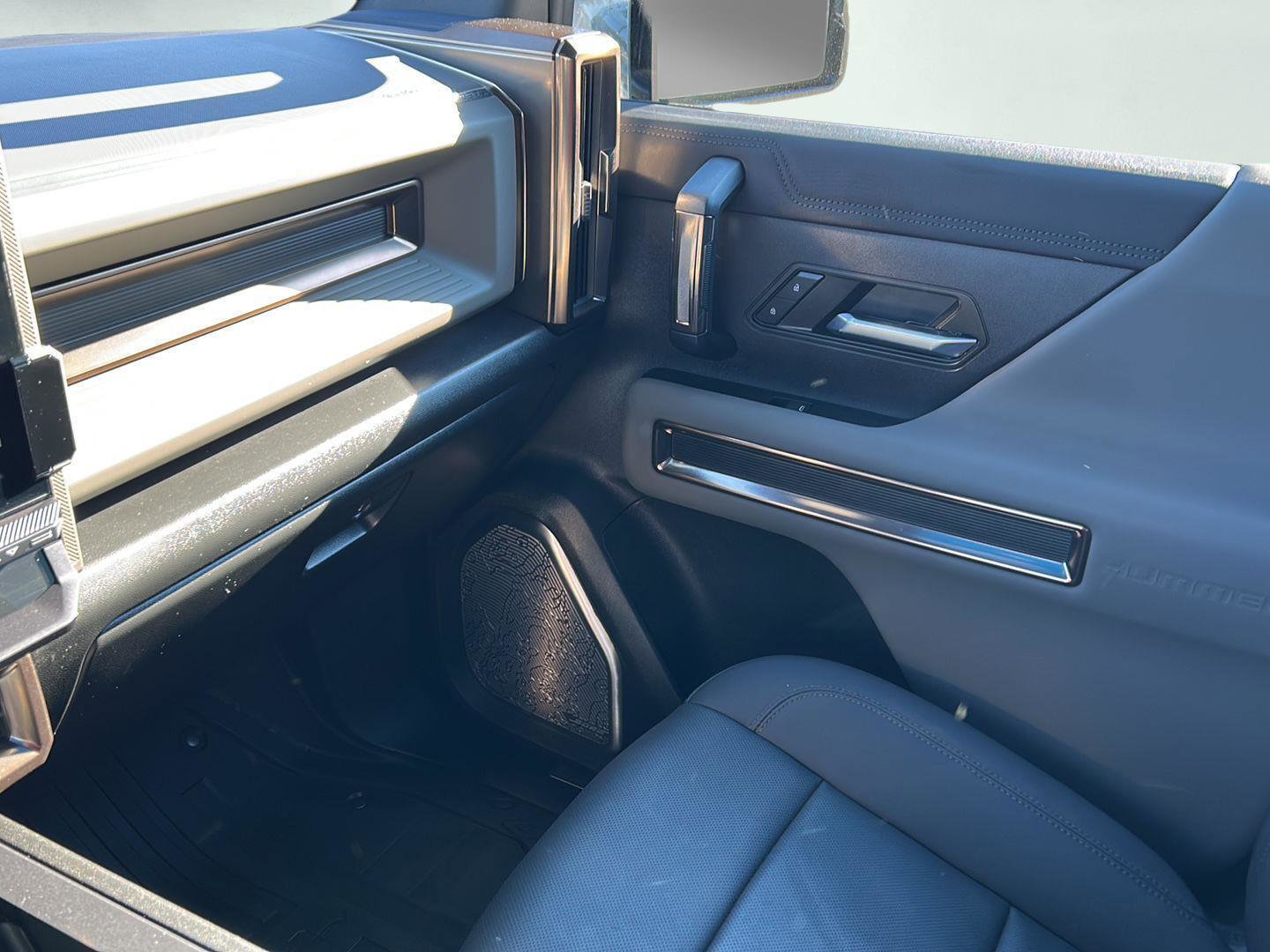 Used 2024 GMC Hummer EV 2X image 25