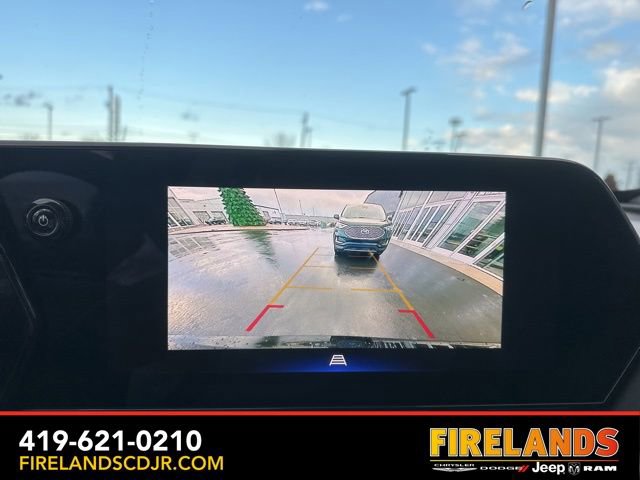 Used 2025 Chevrolet Trax LT w/ LT Convenience Package image 30