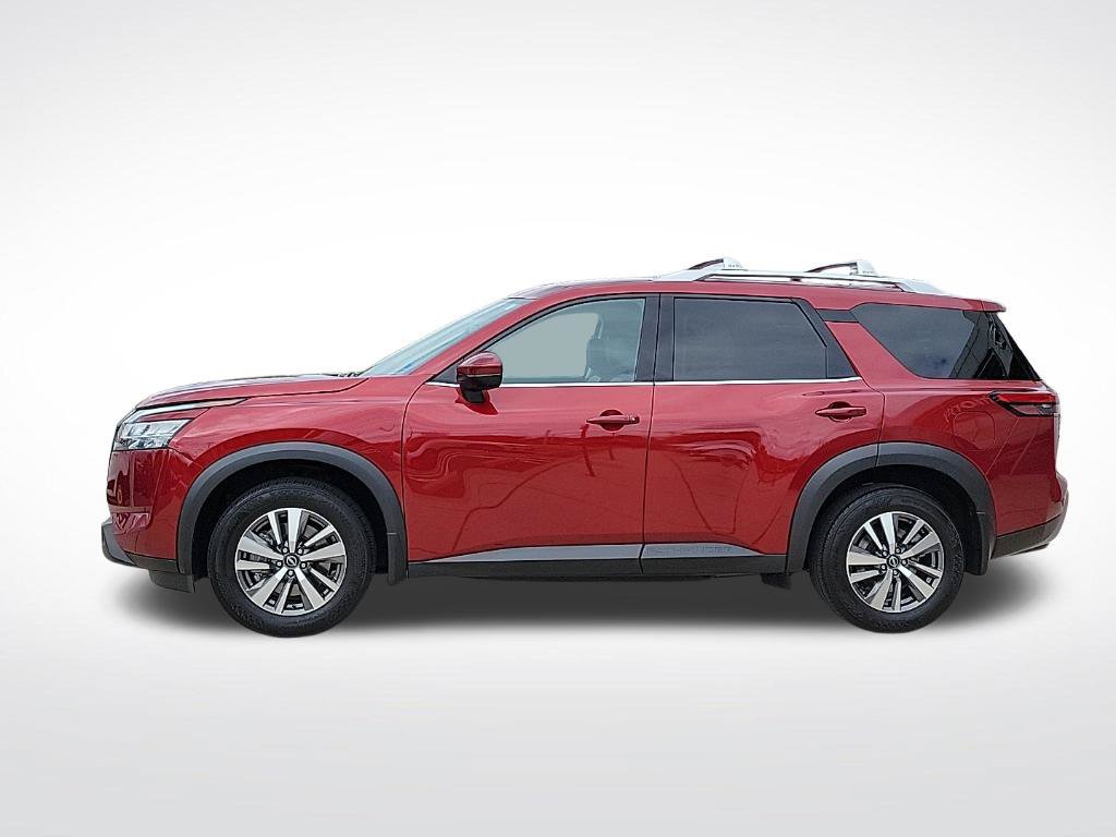 Certified 2024 Nissan Pathfinder SL w/ Black Appearance Package AWD/4WD image 9