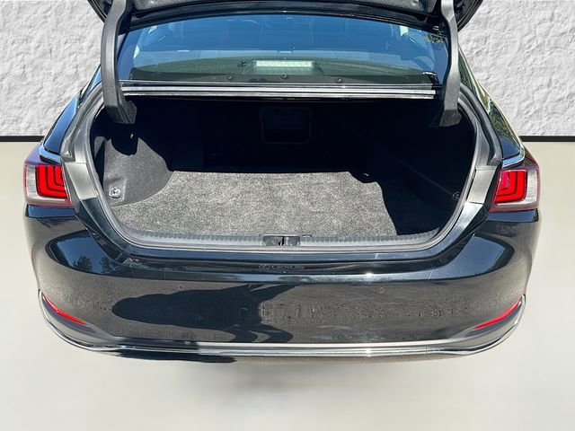 Used 2020 Lexus ES 300h w/ Premium Package FWD image 12