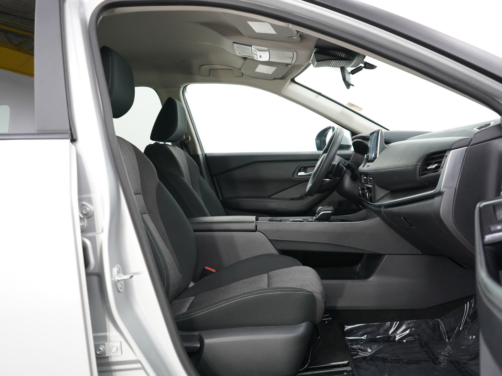 Used 2024 Nissan Rogue SV image 10