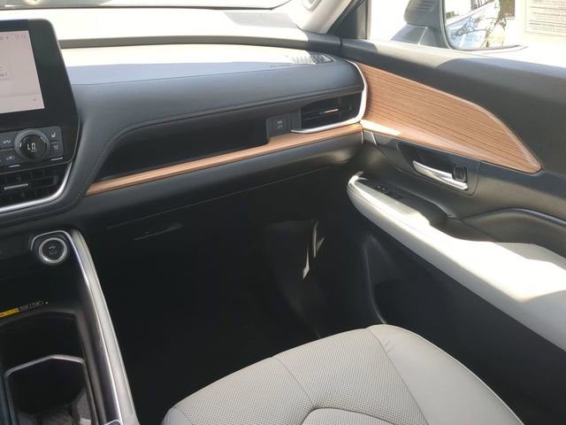 Certified 2024 Toyota Grand Highlander Platinum AWD/4WD image 17