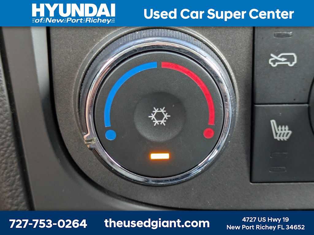 Used 2010 Chevrolet HHR LT FWD image 23
