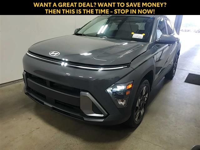 Used 2025 Hyundai Kona SEL AWD/4WD image 3