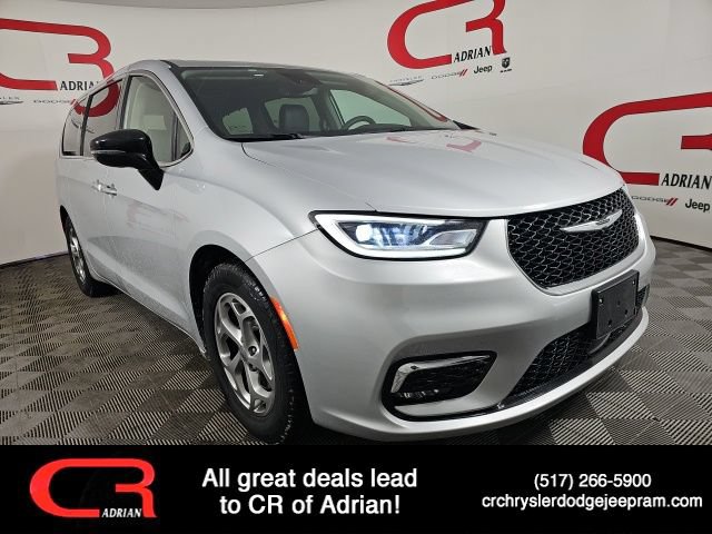 Certified 2024 Chrysler Pacifica Limited FWD image 1