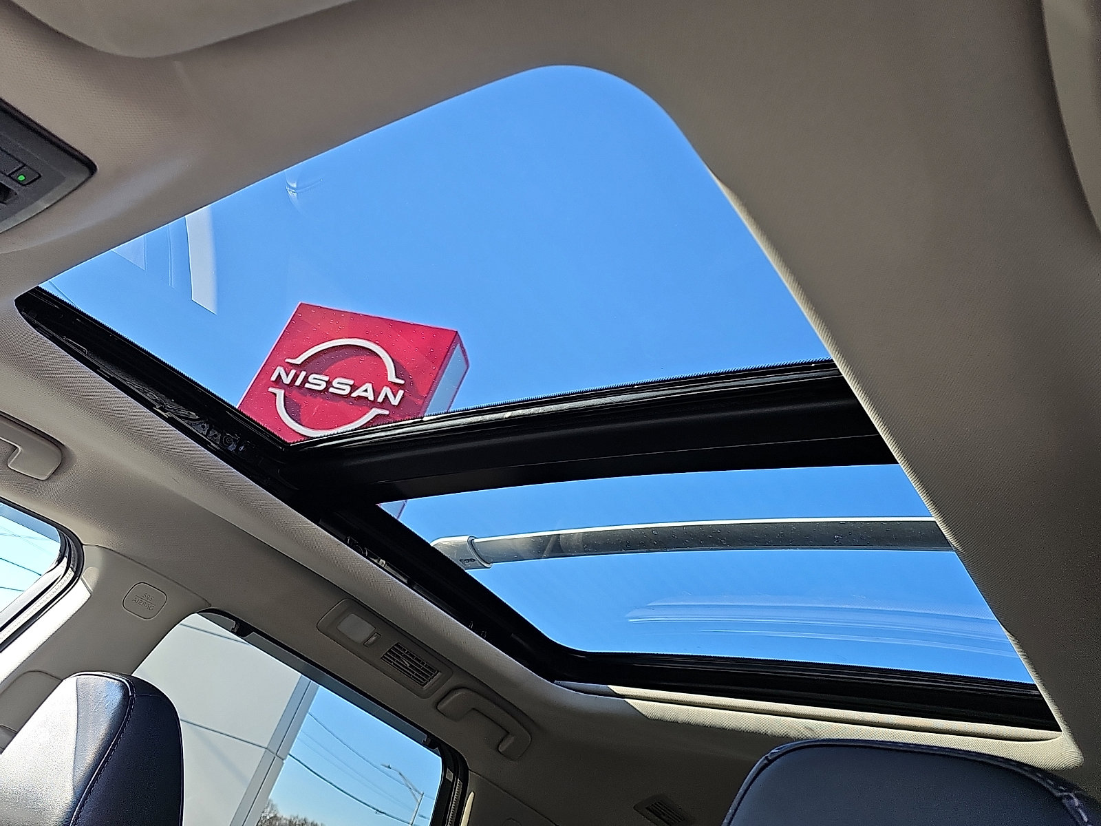 Used 2022 Nissan Pathfinder Platinum w/ Cargo Package image 17