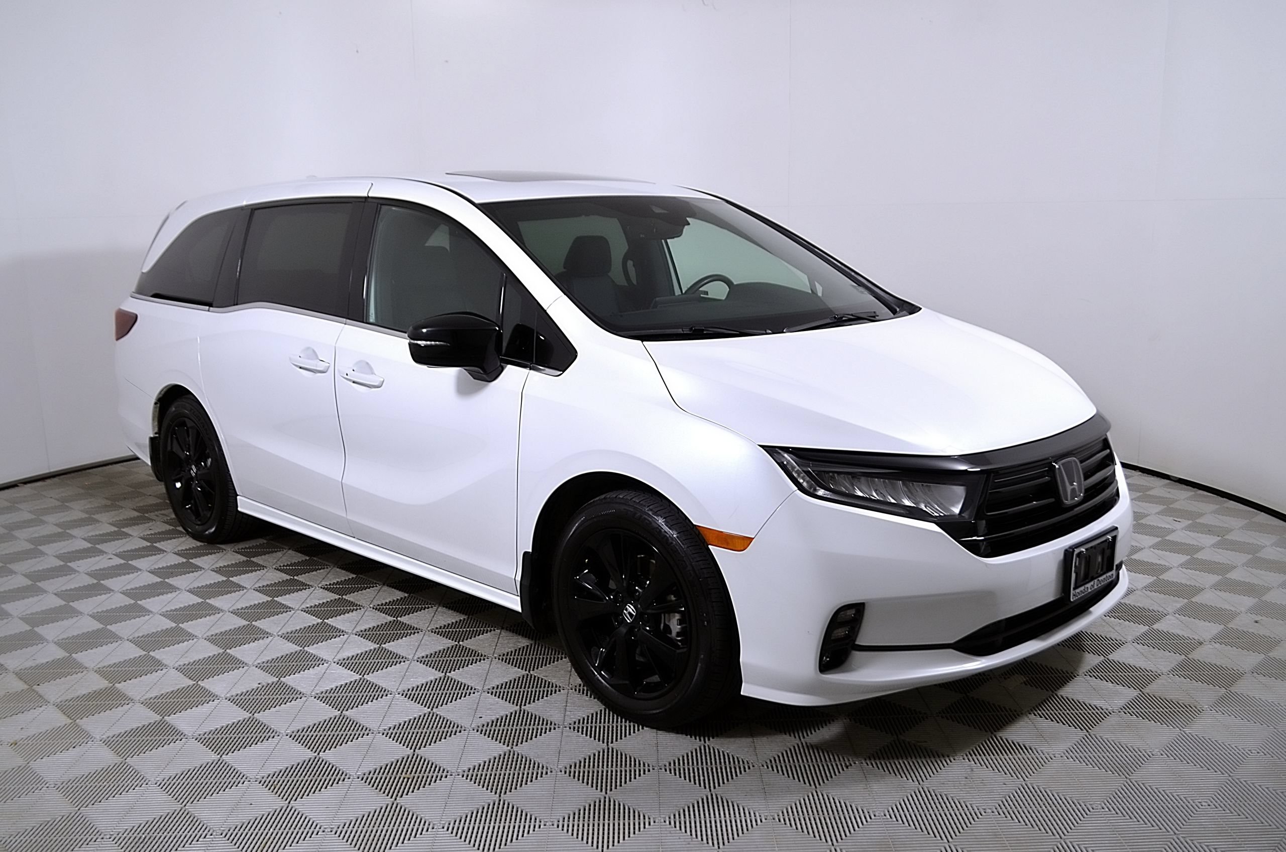 Used 2024 Honda Odyssey Sport image 6