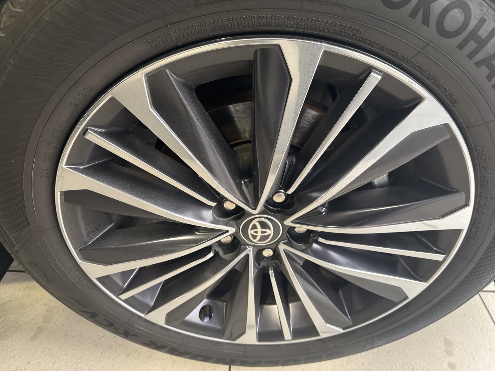 Used 2024 Toyota Grand Highlander AWD Hybrid image 22