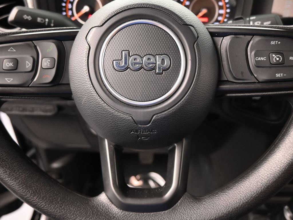 Used 2025 Jeep Wrangler Sport image 27