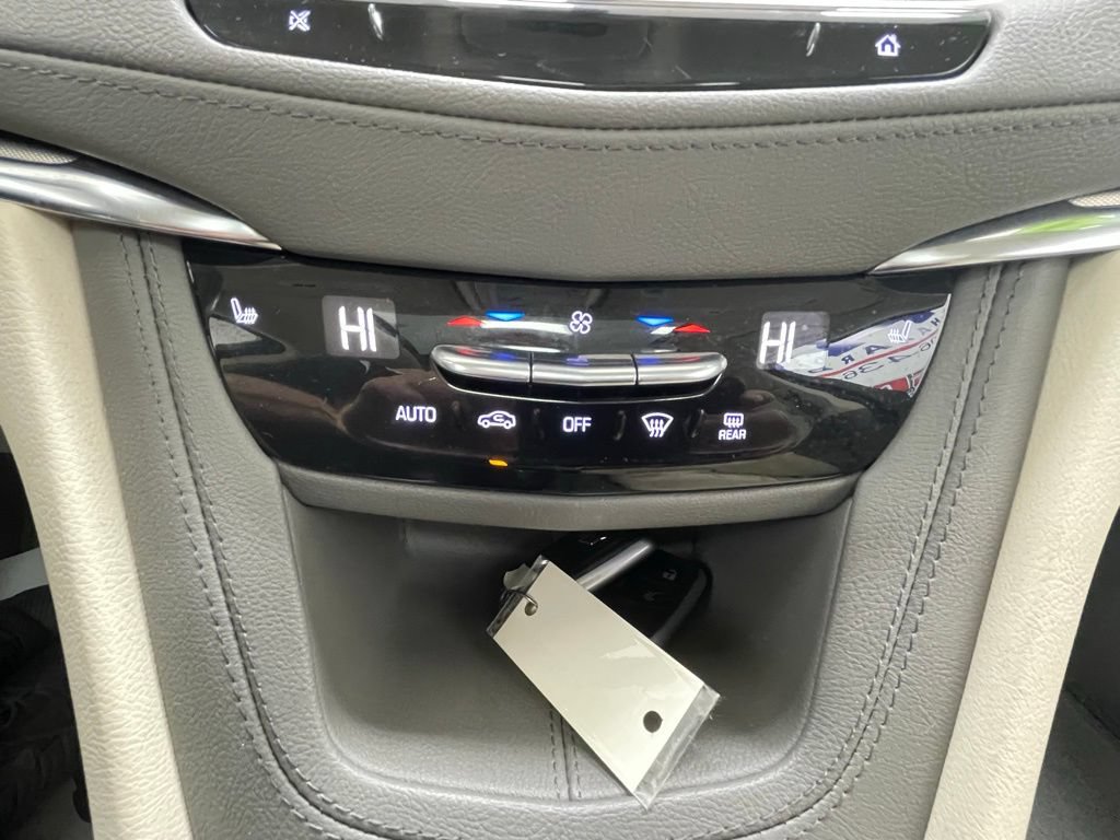 Used 2022 Cadillac XT5 Premium Luxury AWD/4WD image 22