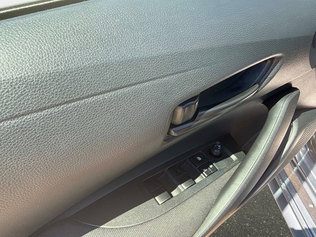 Used 2025 Toyota Corolla LE image 18