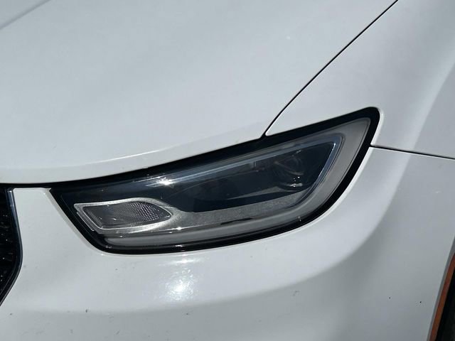 Used 2022 Chrysler Pacifica Touring-L image 7