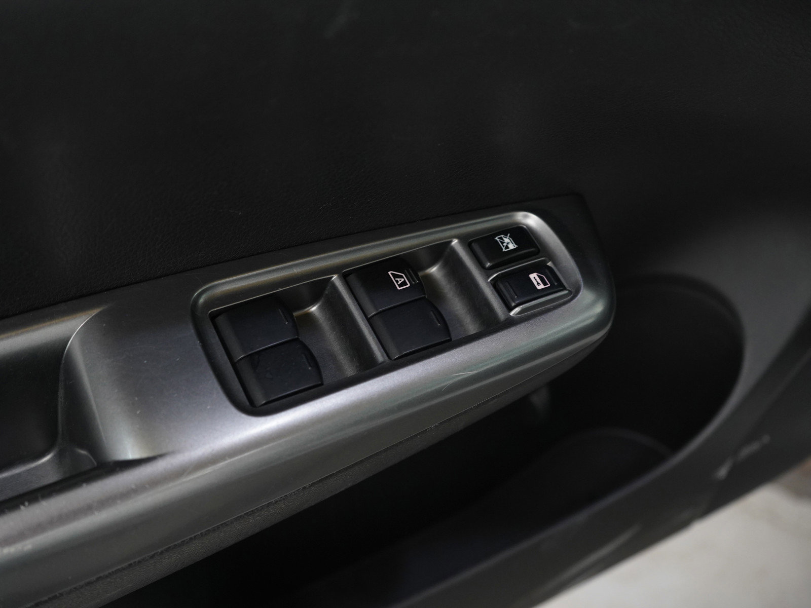 Used 2011 Subaru Impreza 2.5i Premium w/ PWR Moonroof Value Pkg image 17