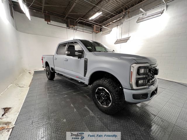 Used 2025 Ford F250 Lariat w/ Lariat Ultimate Package image 3