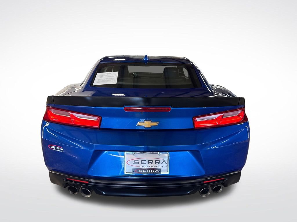 Used 2018 Chevrolet Camaro LT RWD image 4