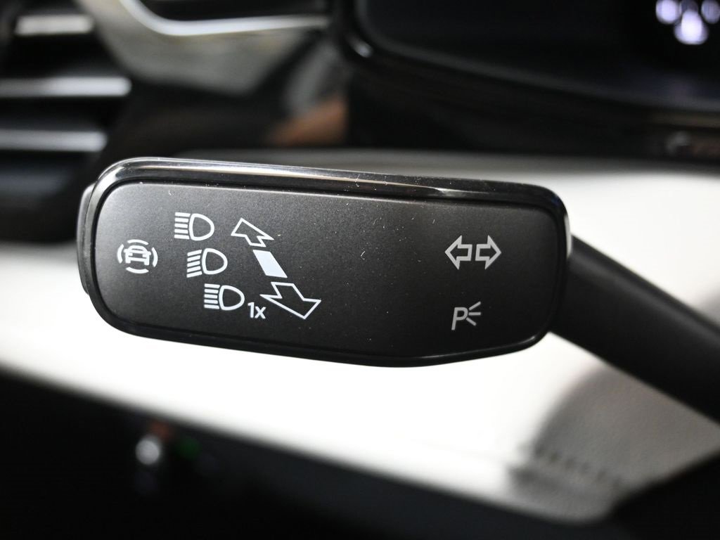 New 2025 Volkswagen Taos S image 28
