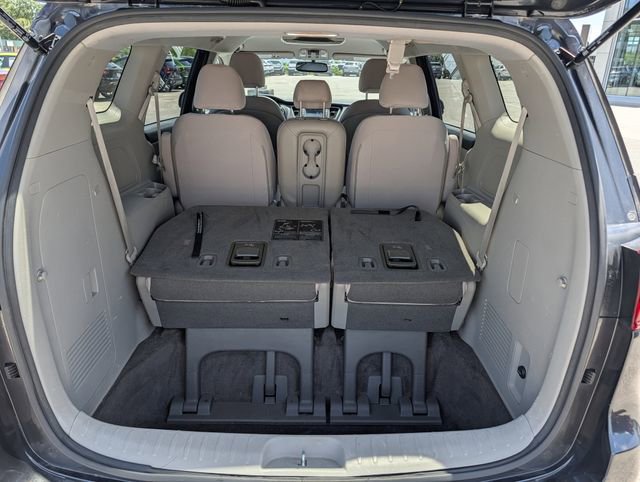 Used 2019 Kia Sedona LX FWD image 13