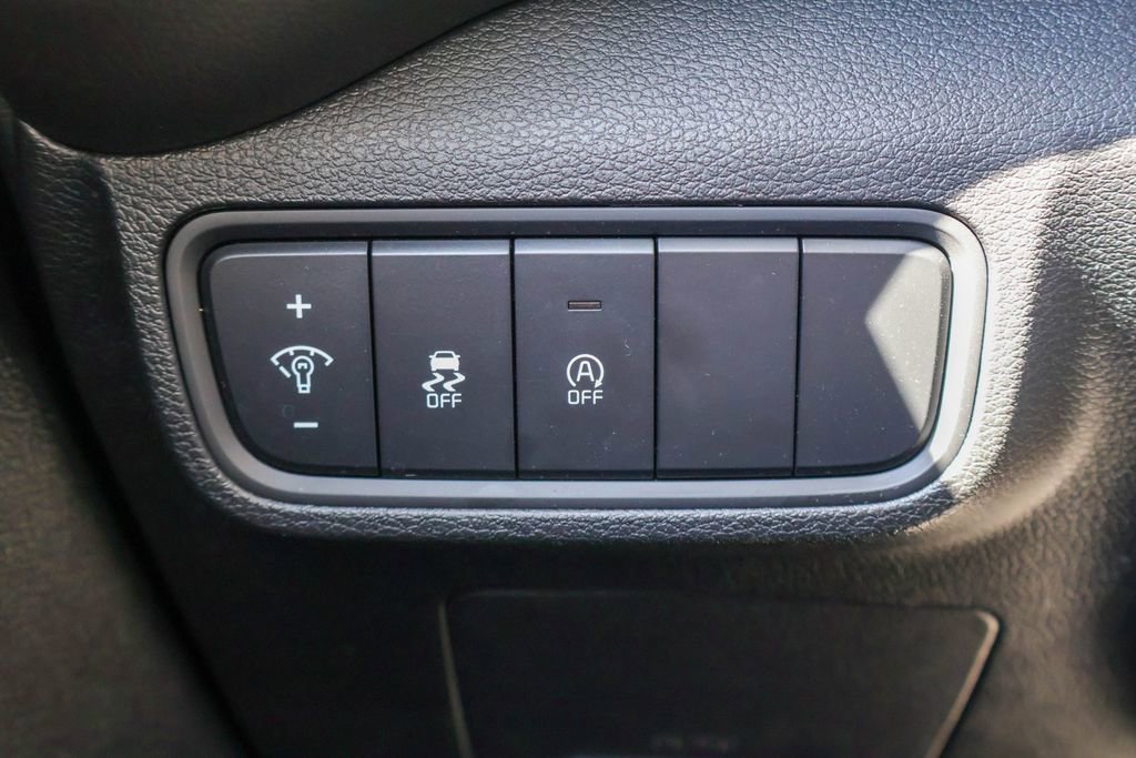 Used 2025 Kia Soul LX w/ LX Technology Package image 17