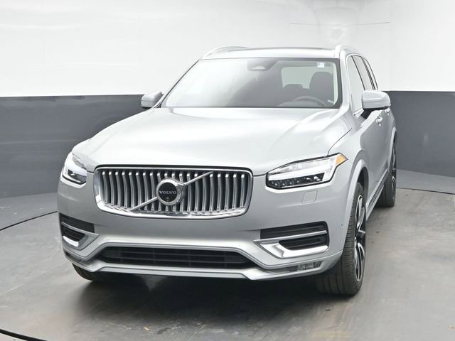 Used 2025 Volvo XC90 B6 Plus image 3