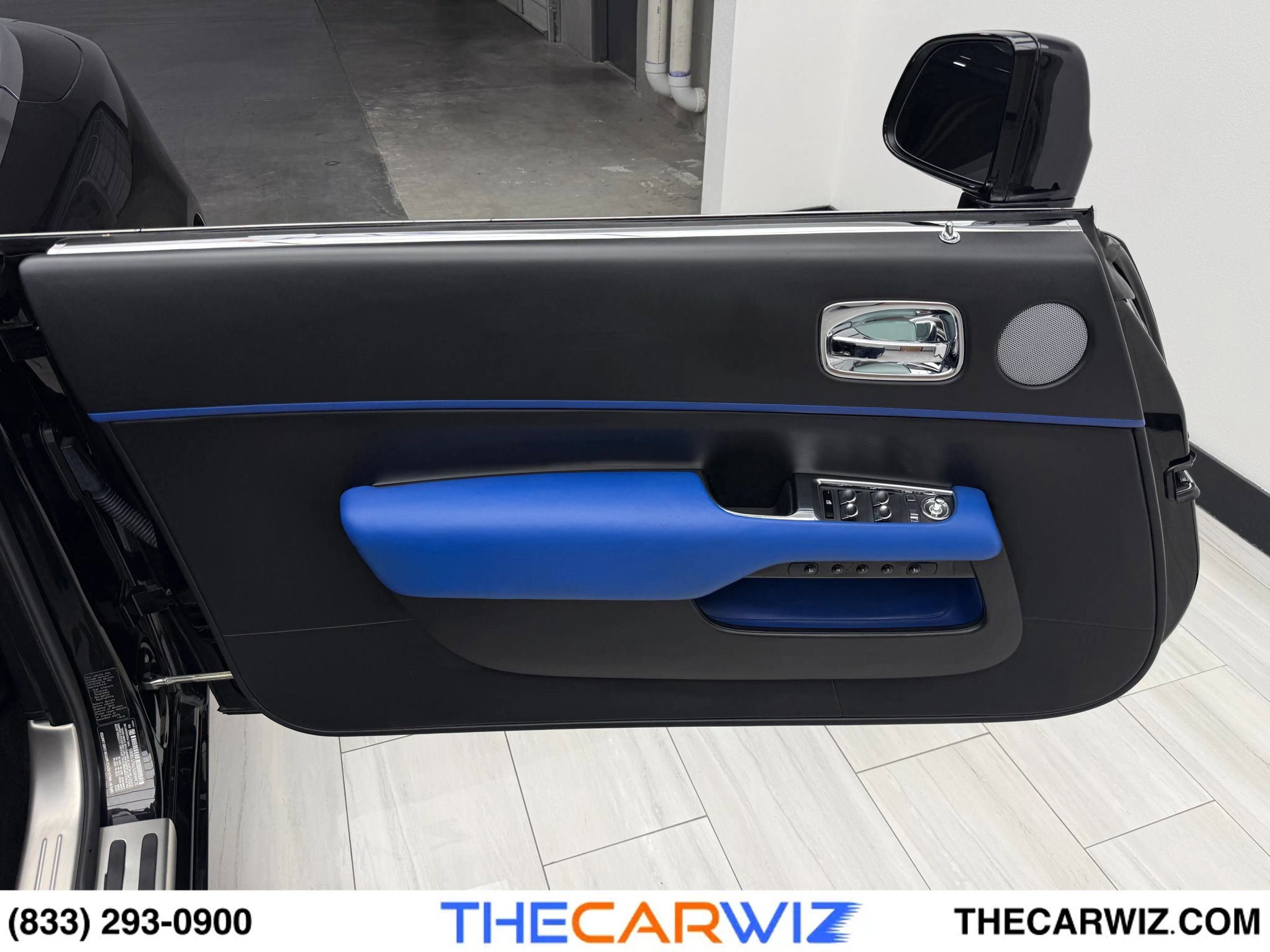 Used 2019 Rolls-Royce Dawn image 31