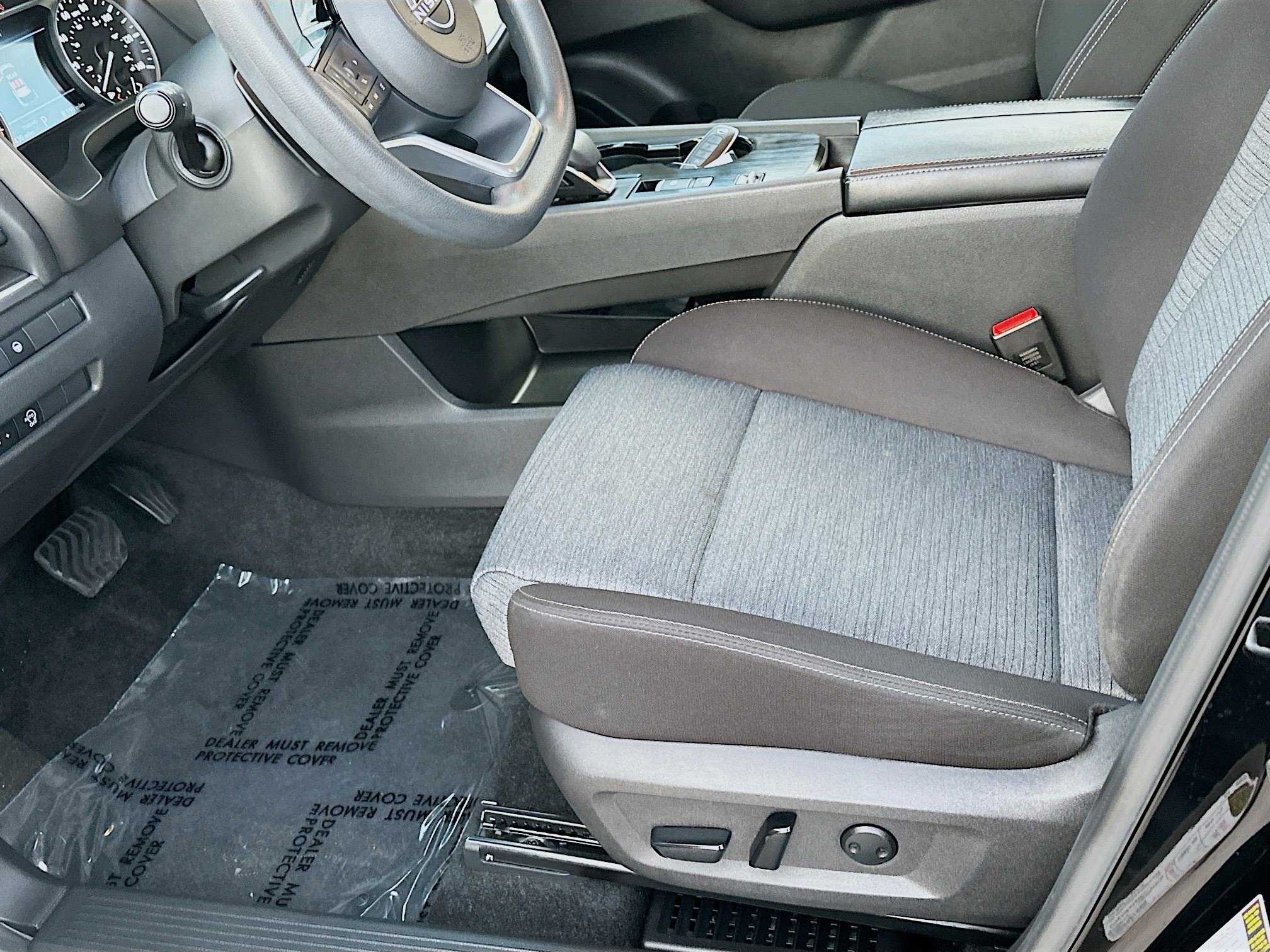 Used 2023 Nissan Rogue SV image 17