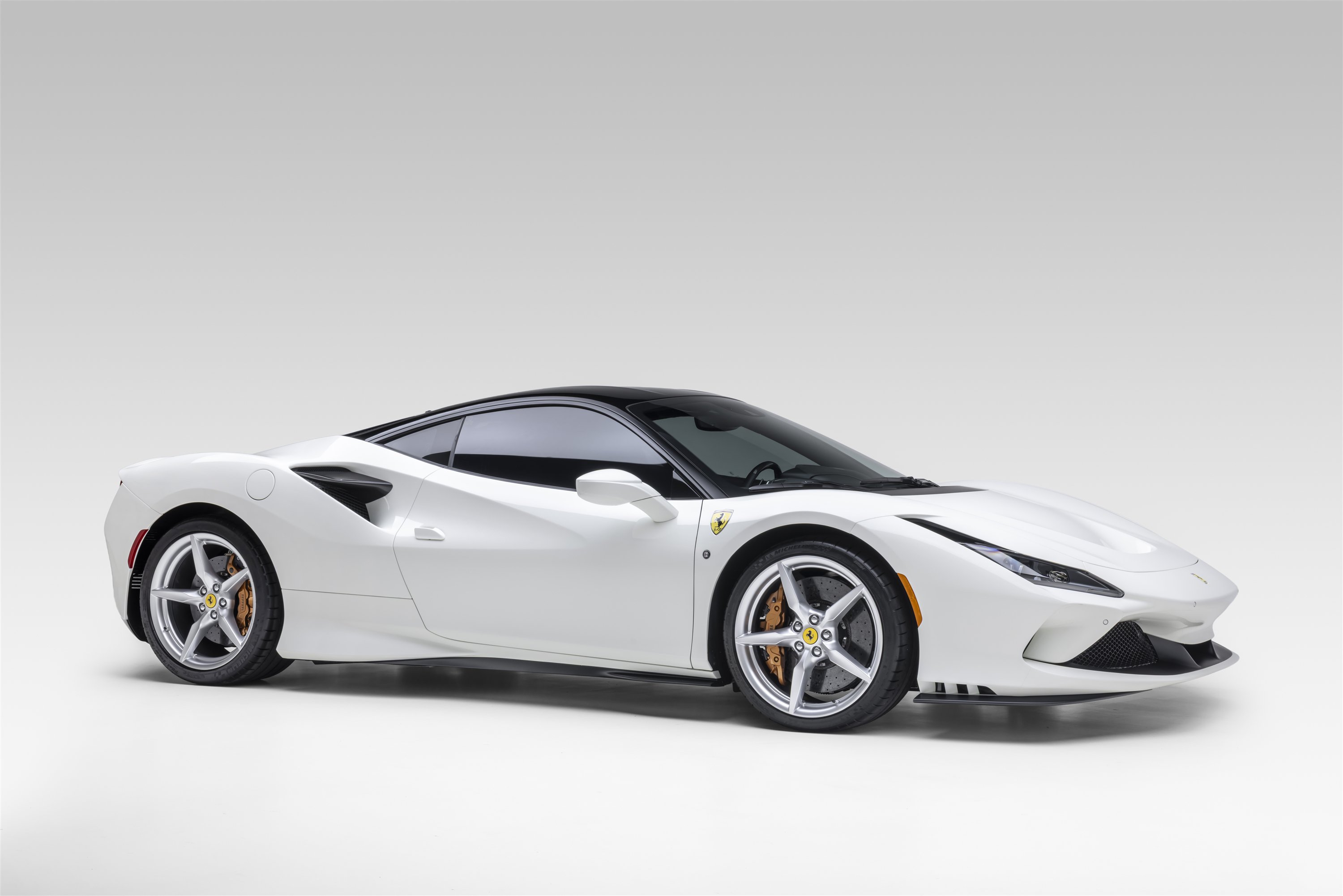 Certified 2022 Ferrari F8 Tributo RWD image 12