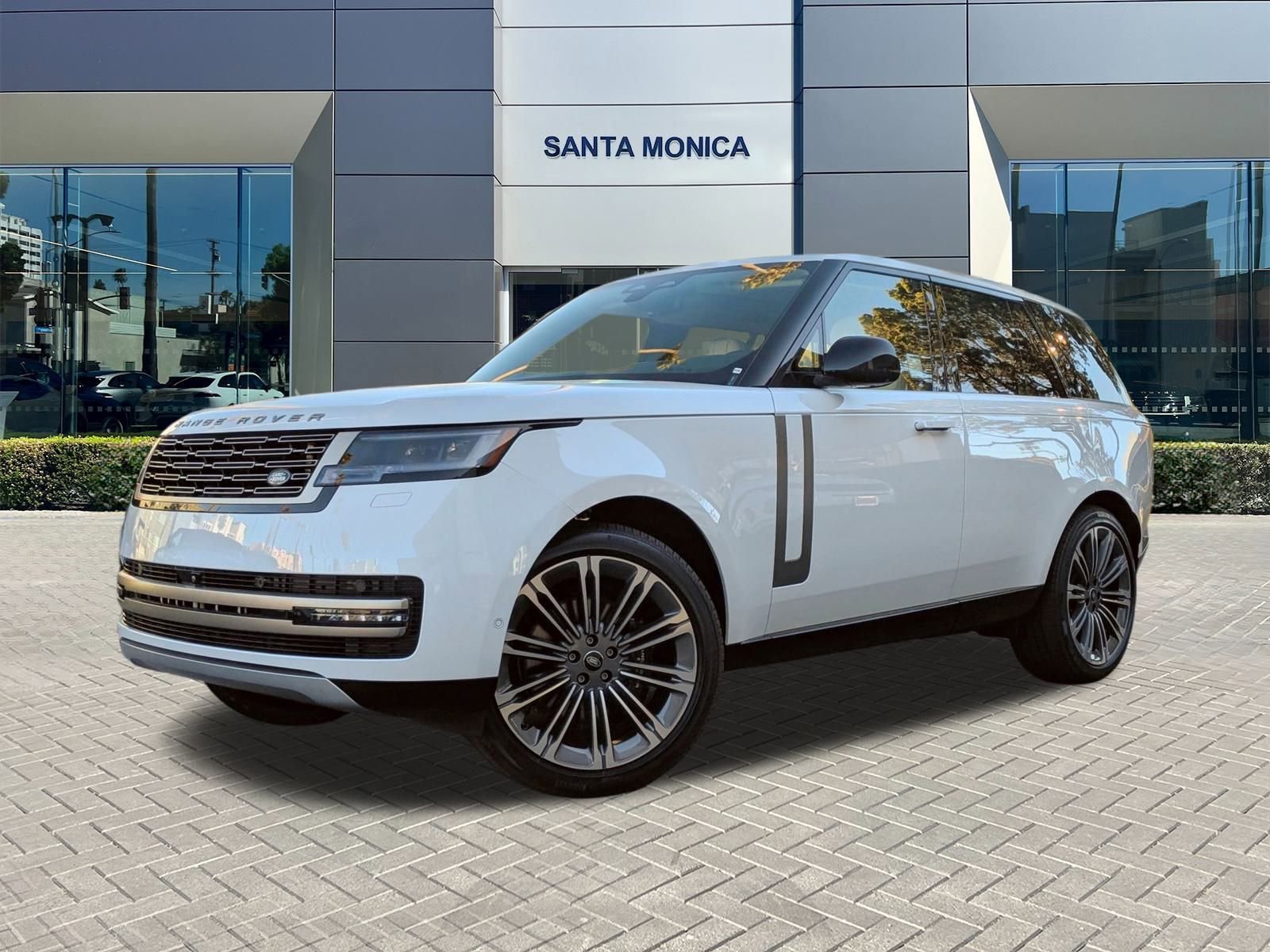 New 2025 Land Rover Range Rover SE