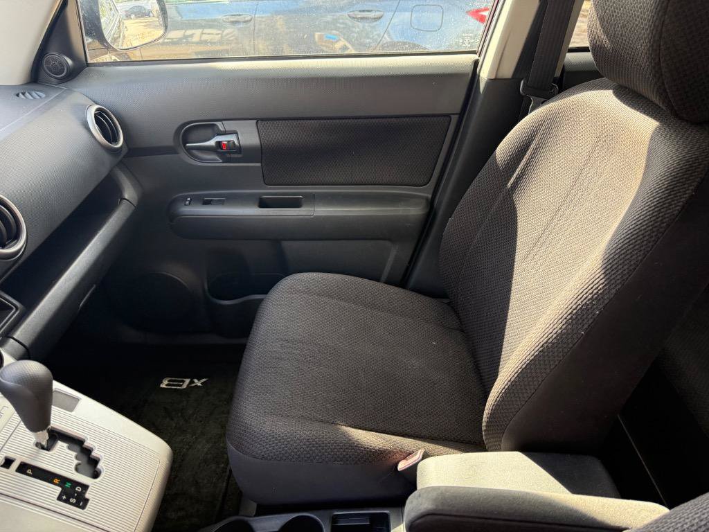 Used 2010 Scion xB FWD image 22